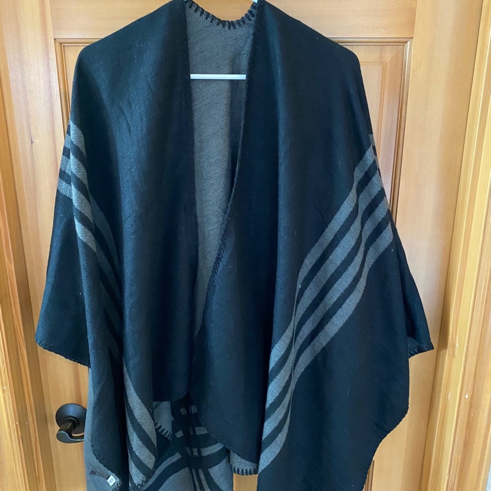 Black and Gray Reversible Poncho